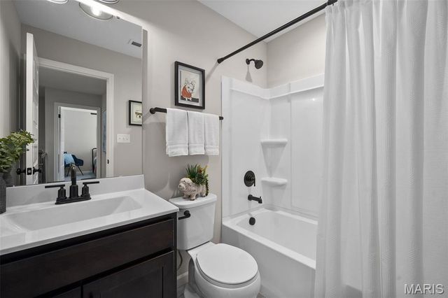 2 Arlington at Oakshire, O'fallon, MO 63385