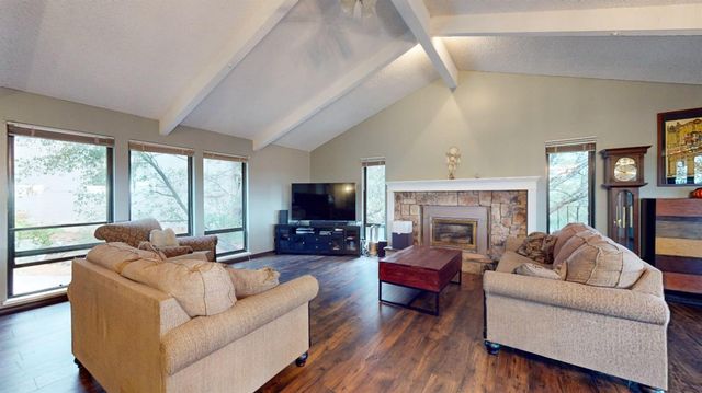 12510 Jayhawk Ct, Penn Valley, CA 95946