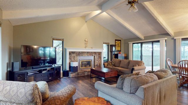 12510 Jayhawk Ct, Penn Valley, CA 95946
