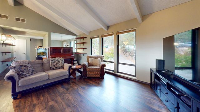 12510 Jayhawk Ct, Penn Valley, CA 95946