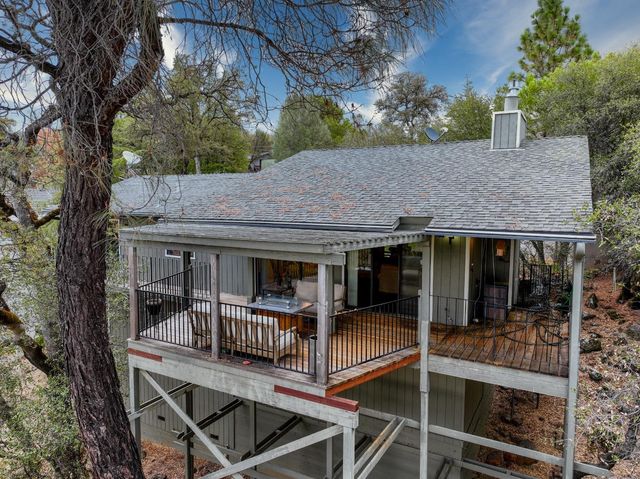 12510 Jayhawk Ct, Penn Valley, CA 95946