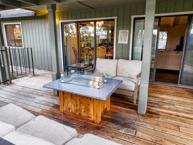 12510 Jayhawk Ct, Penn Valley, CA 95946