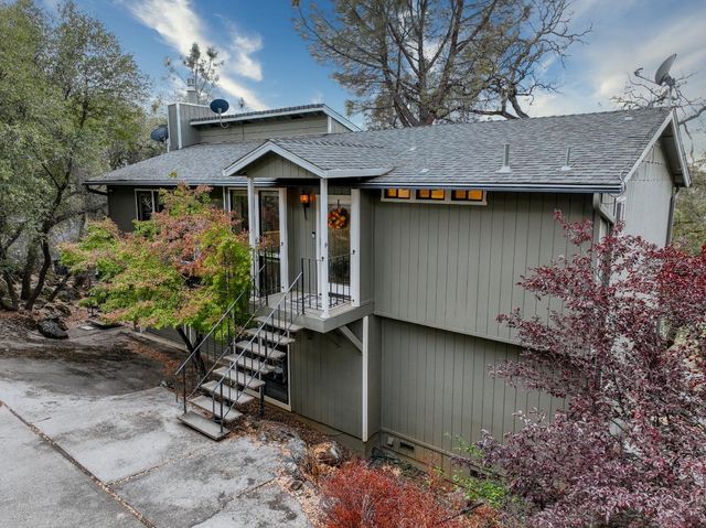 12510 Jayhawk Ct, Penn Valley, CA 95946