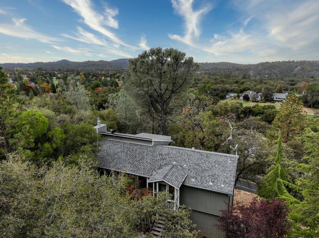 12510 Jayhawk Ct, Penn Valley, CA 95946