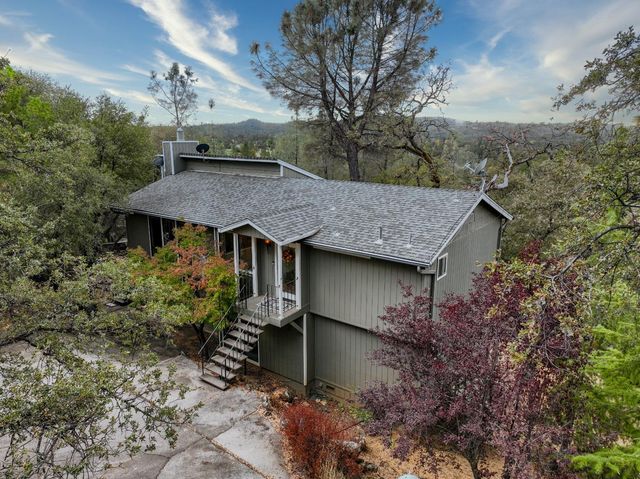 12510 Jayhawk Ct, Penn Valley, CA 95946
