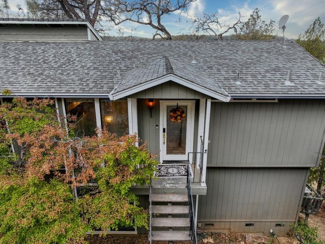 12510 Jayhawk Ct, Penn Valley, CA 95946