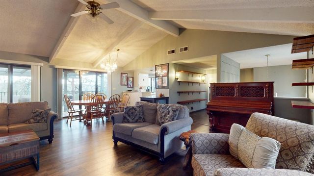 12510 Jayhawk Ct, Penn Valley, CA 95946