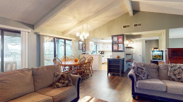 12510 Jayhawk Ct, Penn Valley, CA 95946