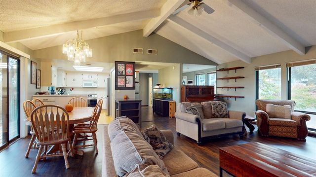 12510 Jayhawk Ct, Penn Valley, CA 95946