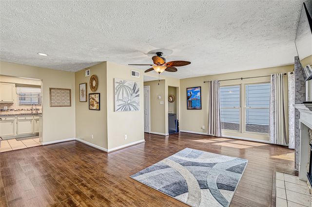 4011 Nasa Rd 1 Parkway 511, El Lago, TX 77586