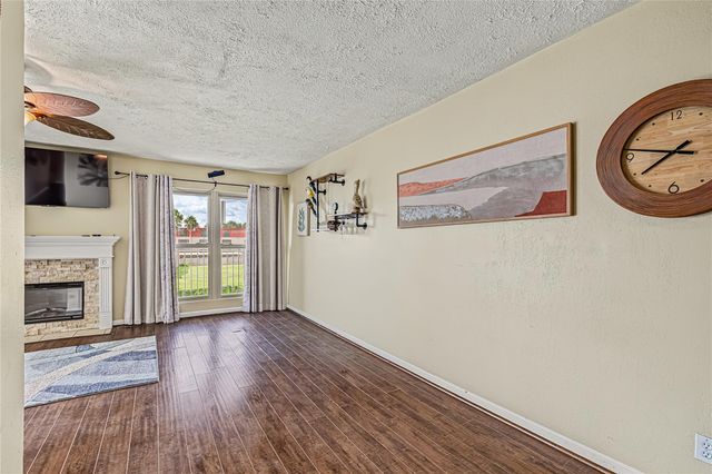 4011 Nasa Rd 1 Parkway 511, El Lago, TX 77586