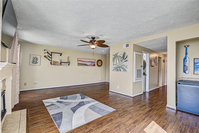 4011 Nasa Rd 1 Parkway 511, El Lago, TX 77586