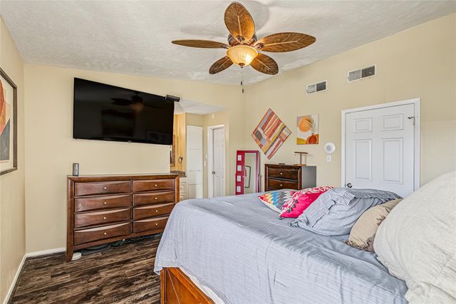 4011 Nasa Rd 1 Parkway 511, El Lago, TX 77586