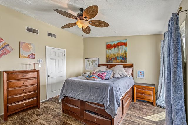 4011 Nasa Rd 1 Parkway 511, El Lago, TX 77586
