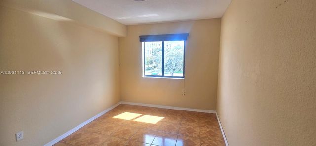 9300 Fontainebleau Boulevard E213, Miami, FL 33172