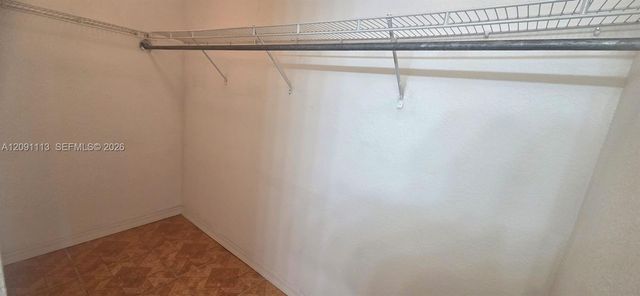 9300 Fontainebleau Boulevard E213, Miami, FL 33172