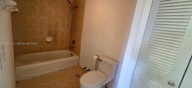 9300 Fontainebleau Boulevard E213, Miami, FL 33172