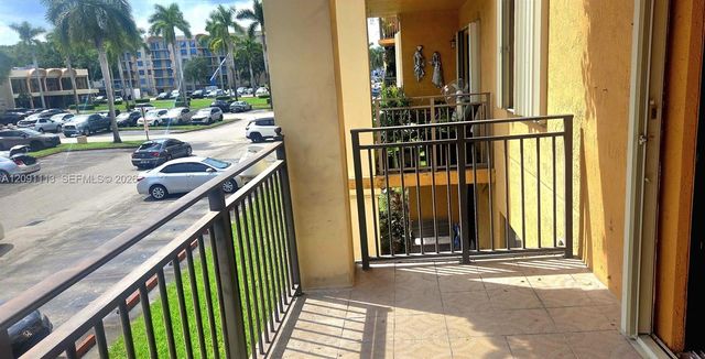 9300 Fontainebleau Boulevard E213, Miami, FL 33172