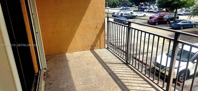 9300 Fontainebleau Boulevard E213, Miami, FL 33172