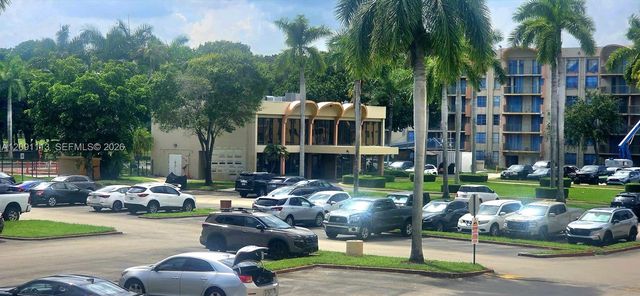 9300 Fontainebleau Boulevard E213, Miami, FL 33172
