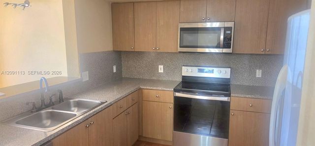 9300 Fontainebleau Boulevard E213, Miami, FL 33172