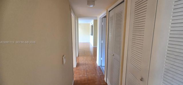 9300 Fontainebleau Boulevard E213, Miami, FL 33172