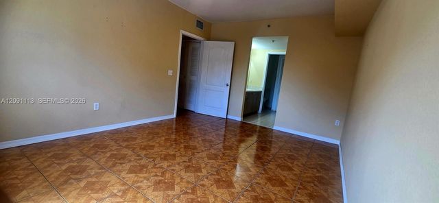 9300 Fontainebleau Boulevard E213, Miami, FL 33172
