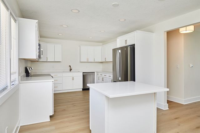 1824 Estella Street, Perry, IA 50220