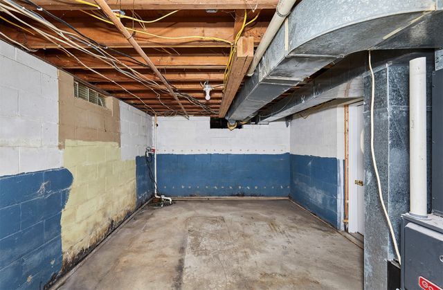 1824 Estella Street, Perry, IA 50220