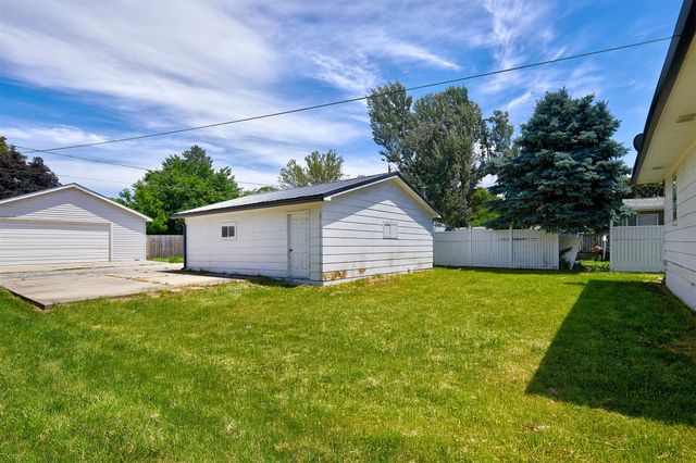 1824 Estella Street, Perry, IA 50220