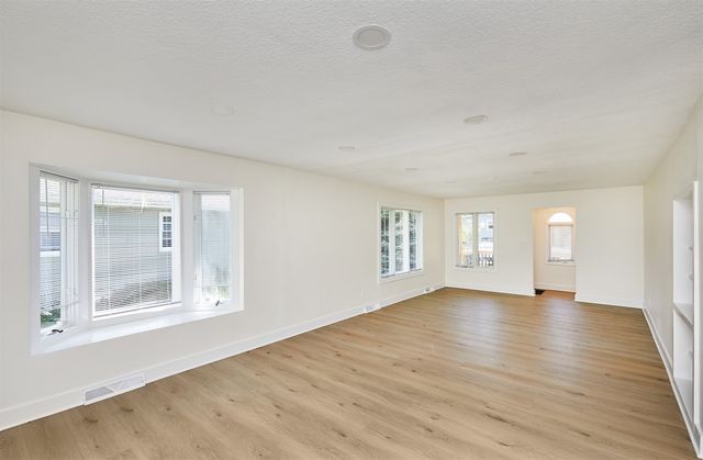 1824 Estella Street, Perry, IA 50220