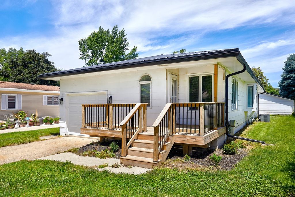 1824 Estella Street, Perry, IA 50220