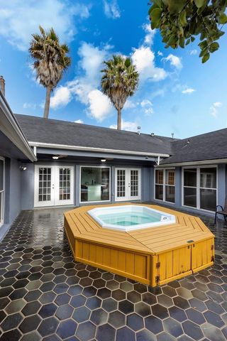 230 White Cedar Street, Houston, TX 77015