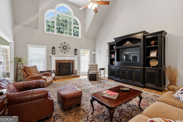 195 Churchill Drive, Juliette, GA 31046