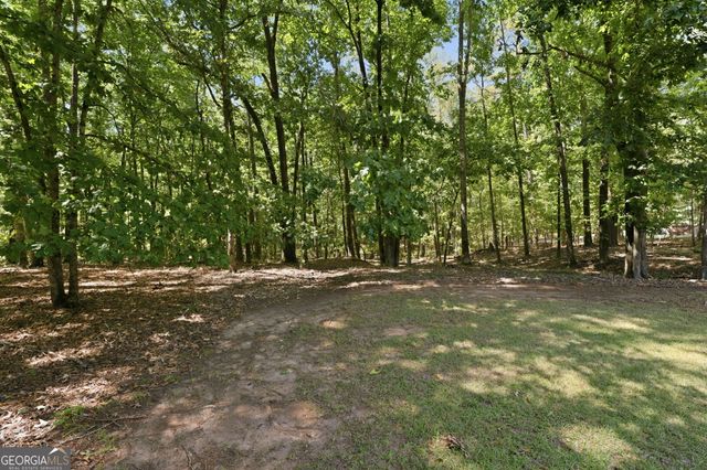 195 Churchill Drive, Juliette, GA 31046