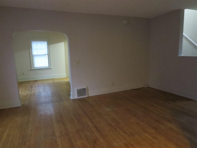 1115 Woodward Avenue, Kalamazoo, MI 49007