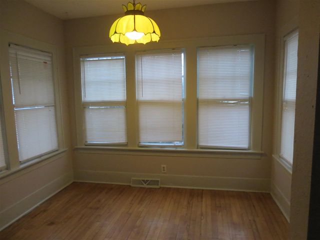 1115 Woodward Avenue, Kalamazoo, MI 49007