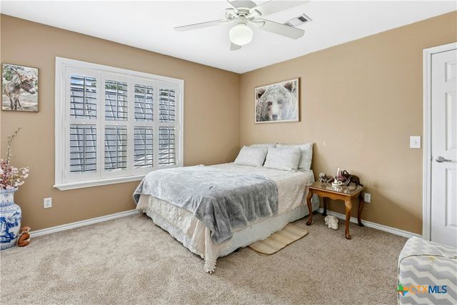 412 Woody Hollow Road, Luling, TX 78648