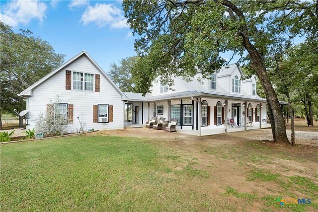 412 Woody Hollow Road, Luling, TX 78648