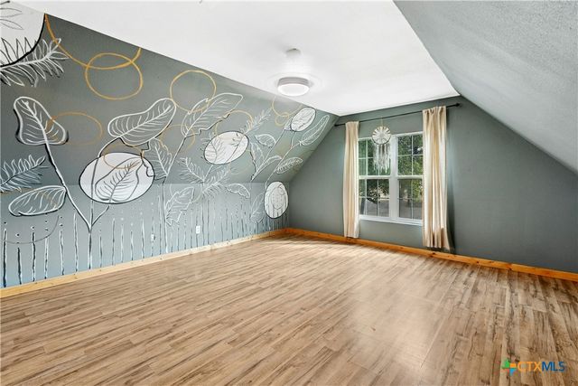 412 Woody Hollow Road, Luling, TX 78648