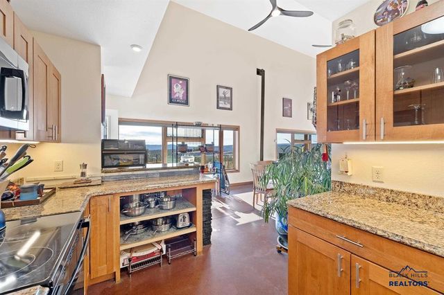 12961 DARCY DR, Hot Springs, SD 57747