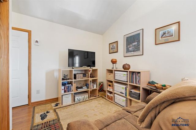 12961 DARCY DR, Hot Springs, SD 57747