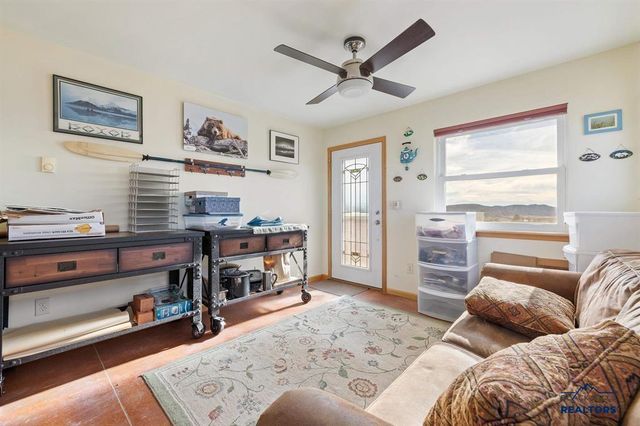 12961 DARCY DR, Hot Springs, SD 57747