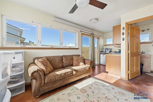 12961 DARCY DR, Hot Springs, SD 57747