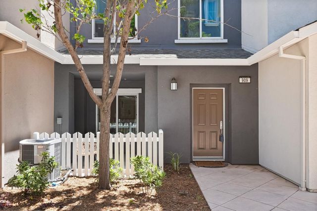 909 Alta Mar Terrace, San Jose, CA 95126