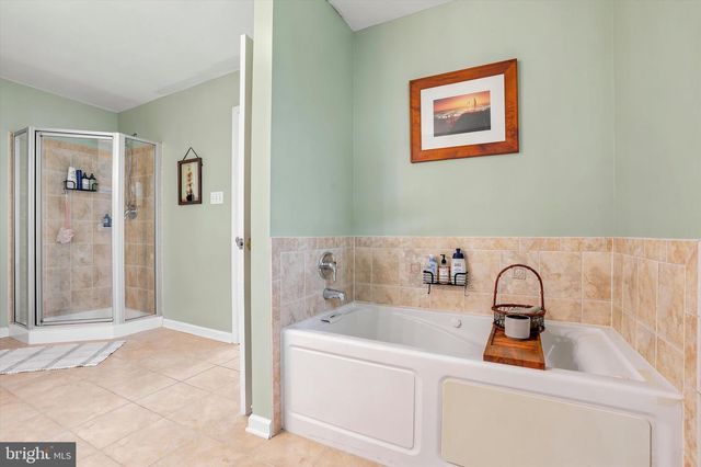 53 BIRCH DR, Levittown, PA 19054