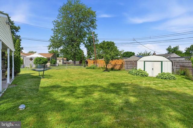 53 BIRCH DR, Levittown, PA 19054