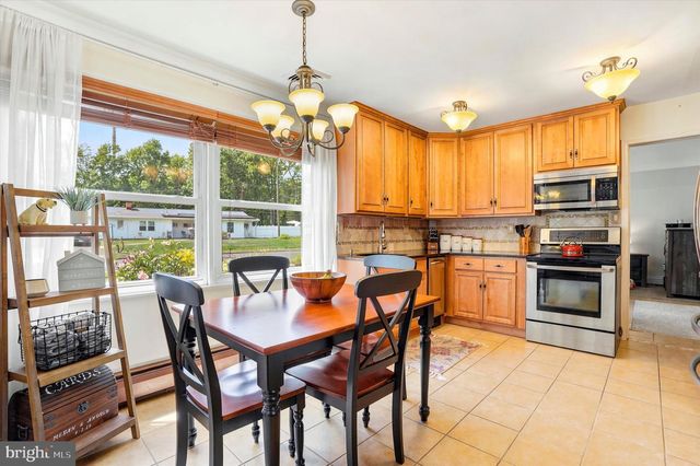 53 BIRCH DR, Levittown, PA 19054