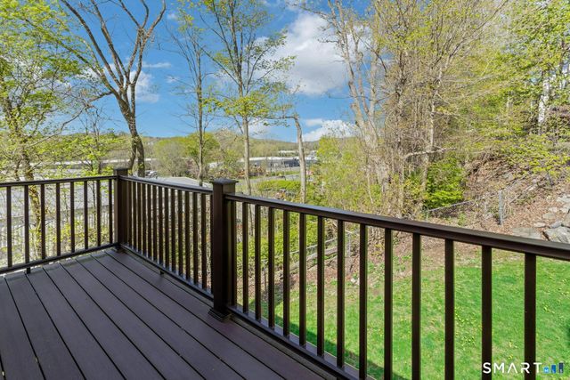 55 Mill Plain Road 21-9, Danbury, CT 06811