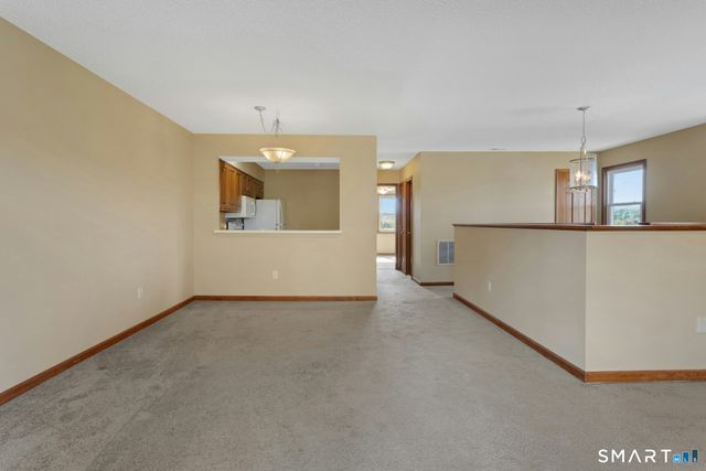 55 Mill Plain Road 21-9, Danbury, CT 06811